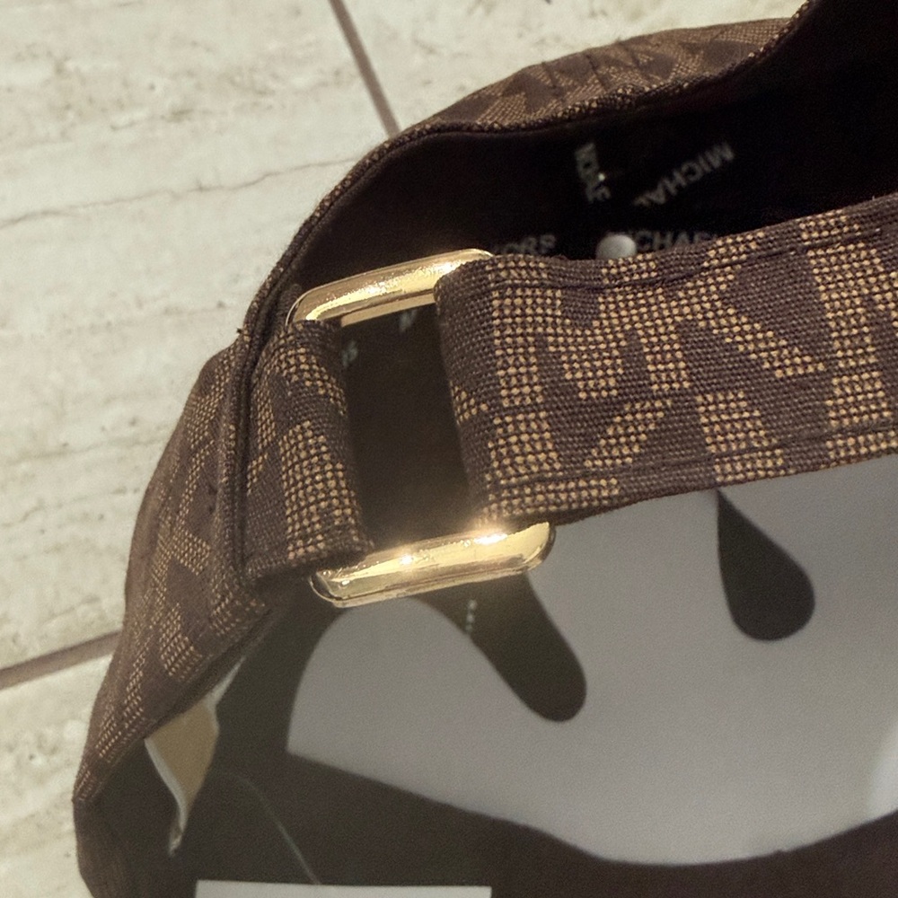 Michael Kors Dark Brown Logo Cap.ladies..o/s
NWT..gold hardware - Picture 4 of 4